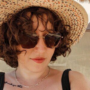 Meet your Posher, Ellen